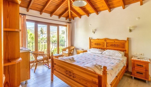 Comfort Room, Garden View