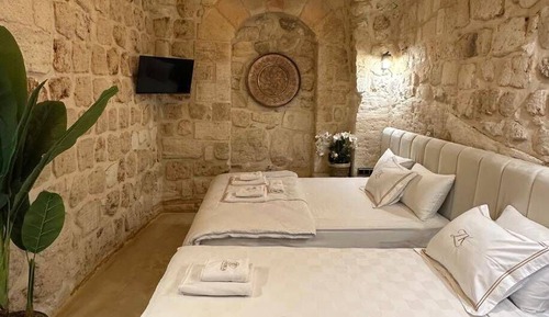Deluxe Triple Room, Courtyard View