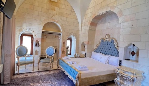 Royal Room, Courtyard View