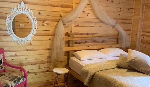 Room, River View