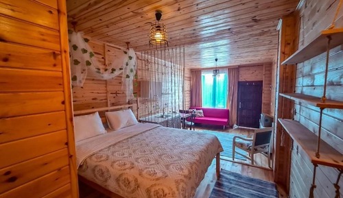 Room, River View
