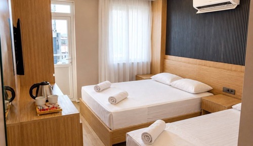 Deluxe Twin Room, Balcony, Partial Sea View