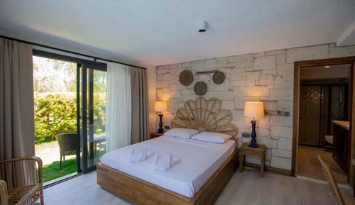 Deluxe Room, Garden View