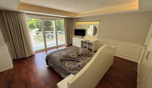 Double Room, Mountain View
