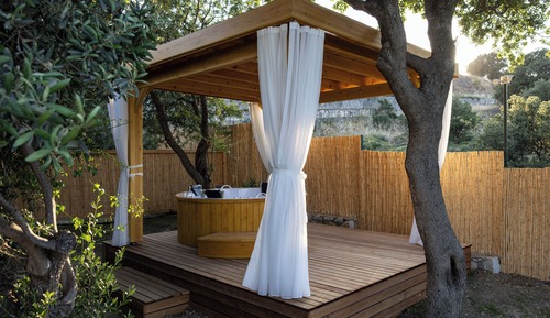 Comfort Suite, Patio, Mountain View