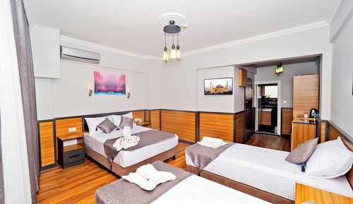 Deluxe Triple Room
