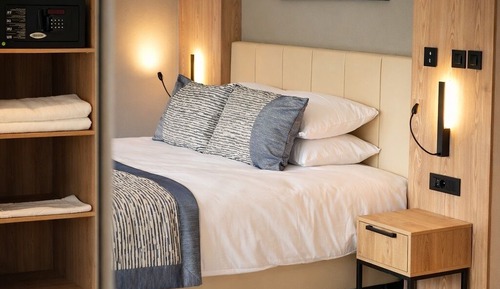 Deluxe Room, Lake View