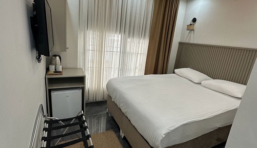 Economy Room, Courtyard View