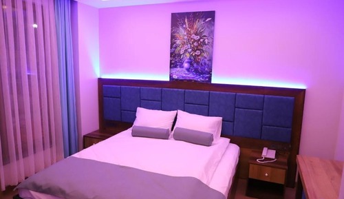 Deluxe Suite, Balcony, Mountain View