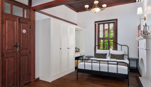 Deluxe Double Room, Partial Sea View
