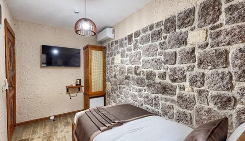 Single Room, Courtyard View