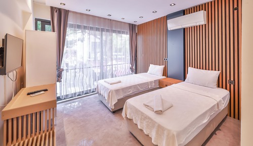 Deluxe Twin Room, City View