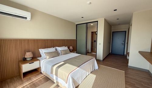Deluxe Room, Lake View