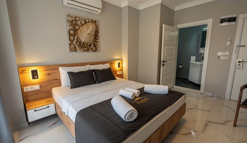 Deluxe Room, Balcony, Pool View