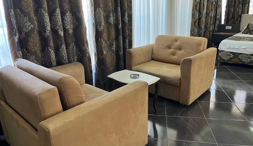Deluxe Studio Suite