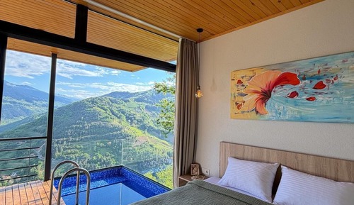 House, Private Pool, Mountain View