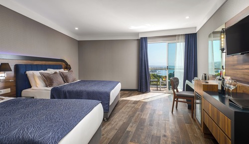 Standard Room, Partial Sea View