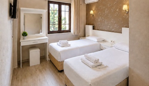 Standard Twin Room, City View