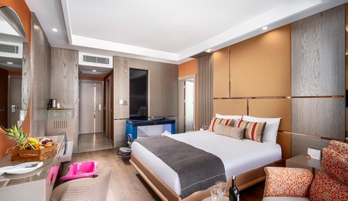 Family Room, 2 Bedrooms