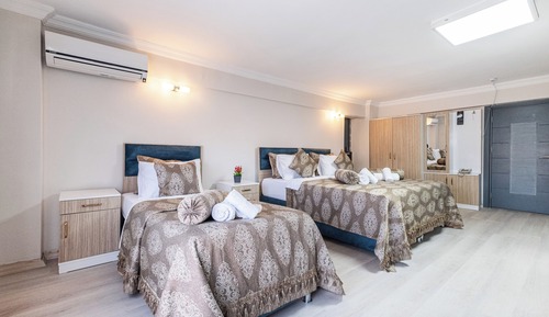 Deluxe Triple Room With Sea View