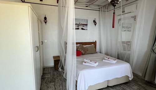Elite Room