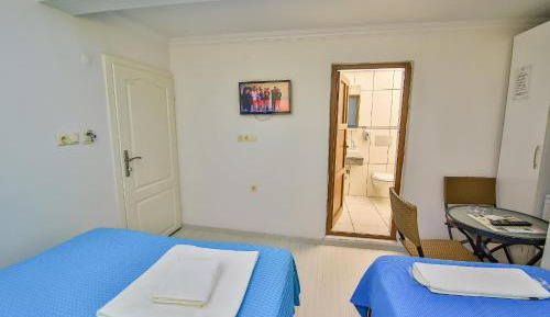 Economy Triple Room