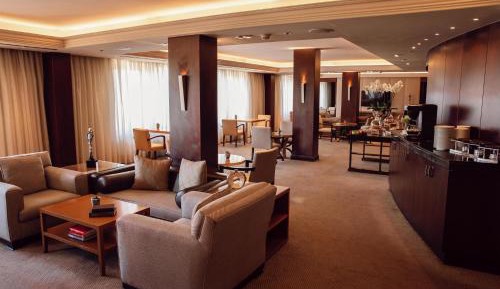 Twin Room with Lounge Access