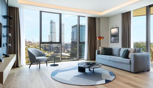 Two-Bedroom Large Apartment with City View and Balcony - Corner Room
