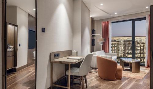 One-Bedroom King Suite