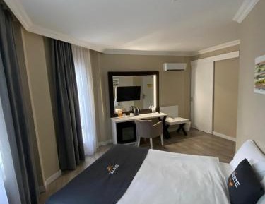 Junior Suite with Balcony