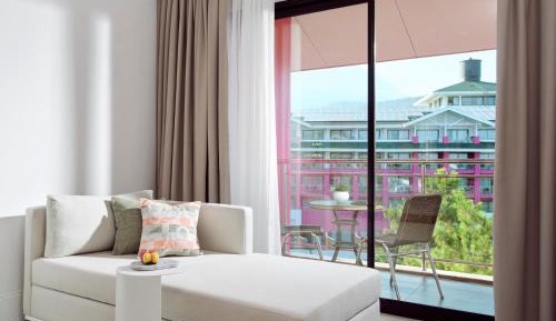 Pearl Room Land View