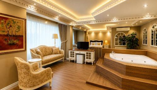 King Room with Spa Bath