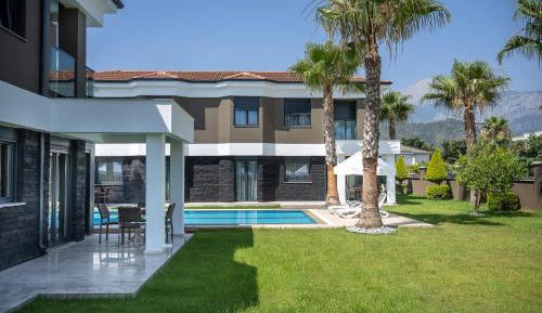 Villa with Private Pool