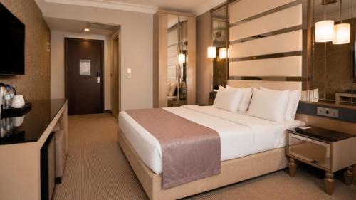 Superior Room with King Size Bed