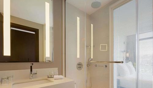 Deluxe King Room with Sea View