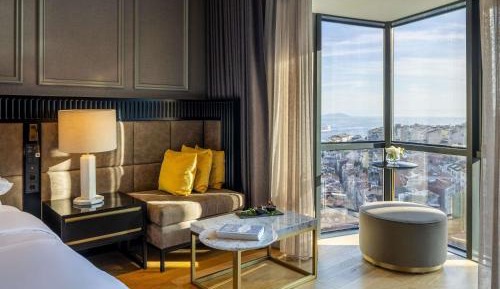 One Bedroom Signature Suite with Terrace and Bosphorus View - Club Millesime Access