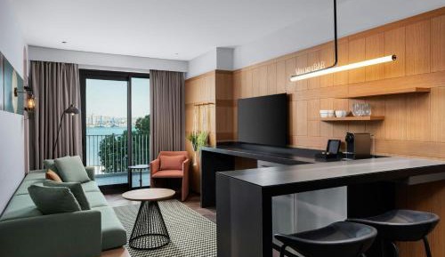 Moxy One-Bedroom King Suite with Sea View