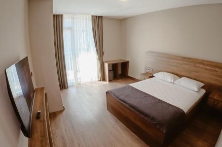Deluxe King Suite