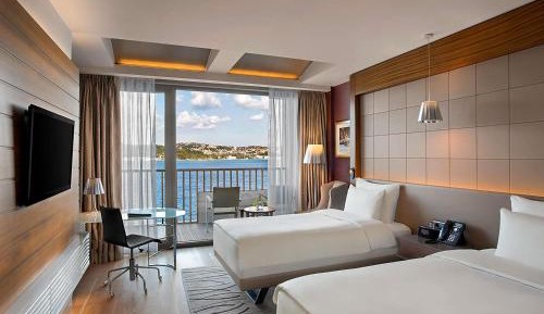 Deluxe Twin Room with Bosphorus View