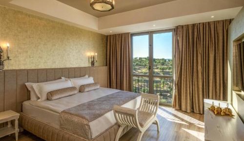 Royal King Suite