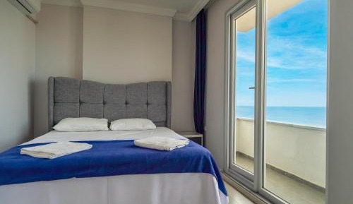 Deluxe Suite with Sea View