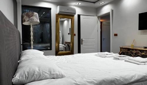 Superior King Suite