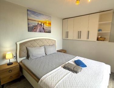 Studio Apartment with One Double Bed
