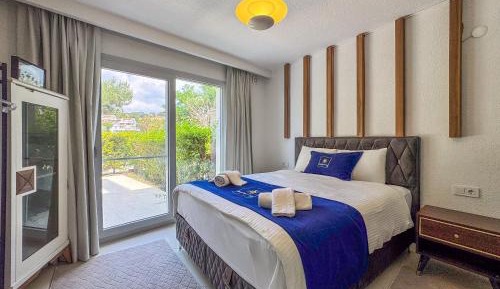 Suite with Garden View