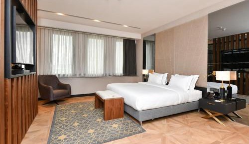 Premium King Suite - High Floor