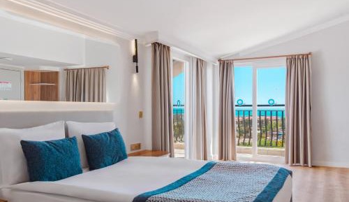 Deluxe Double Room with Sea View