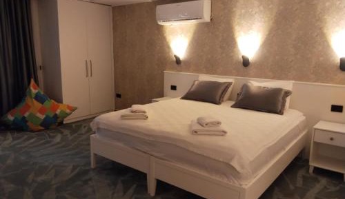 Suite with Garden View