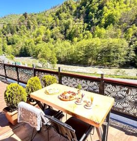 Suite with River View