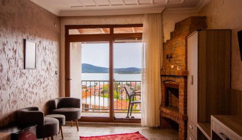 Deluxe Double Room with Balcony and Sea View