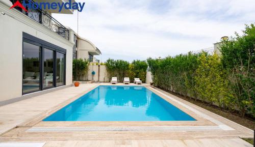 Villa with Private Pool